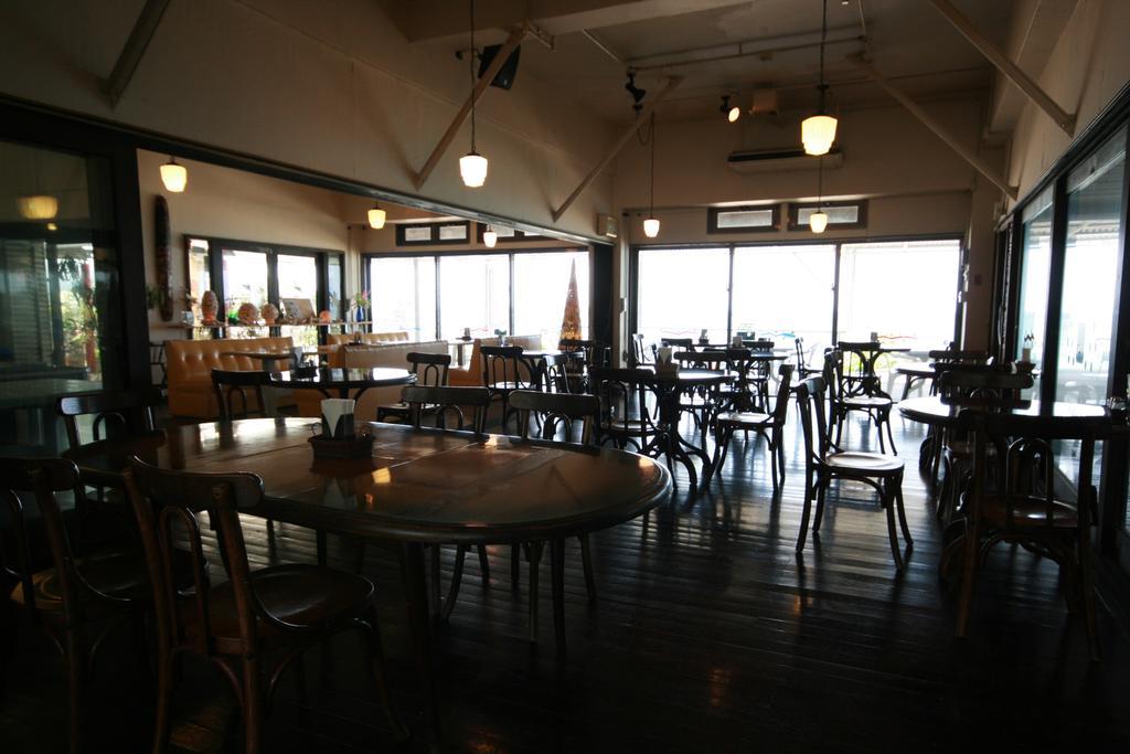 Hotel y Restaurante On The Beach Lue Motobu Exterior foto