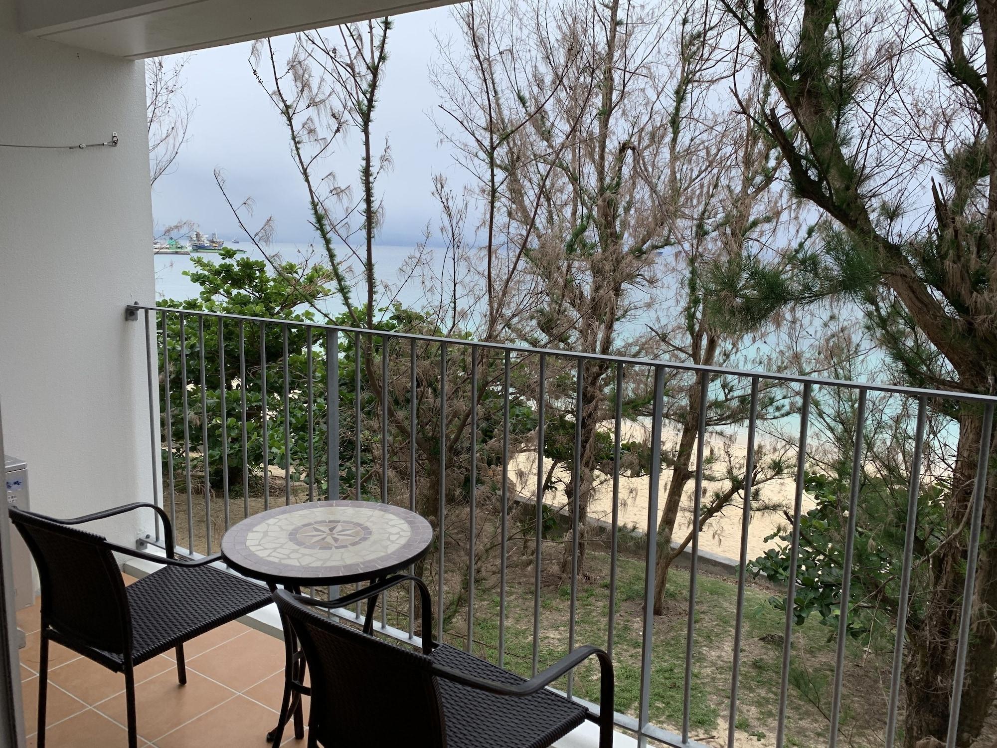 Hotel y Restaurante On The Beach Lue Motobu Exterior foto