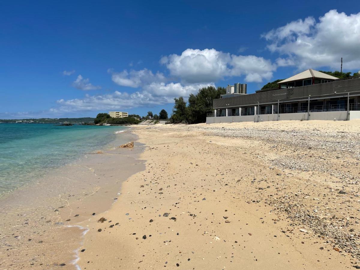 Hotel y Restaurante On The Beach Lue Motobu Exterior foto