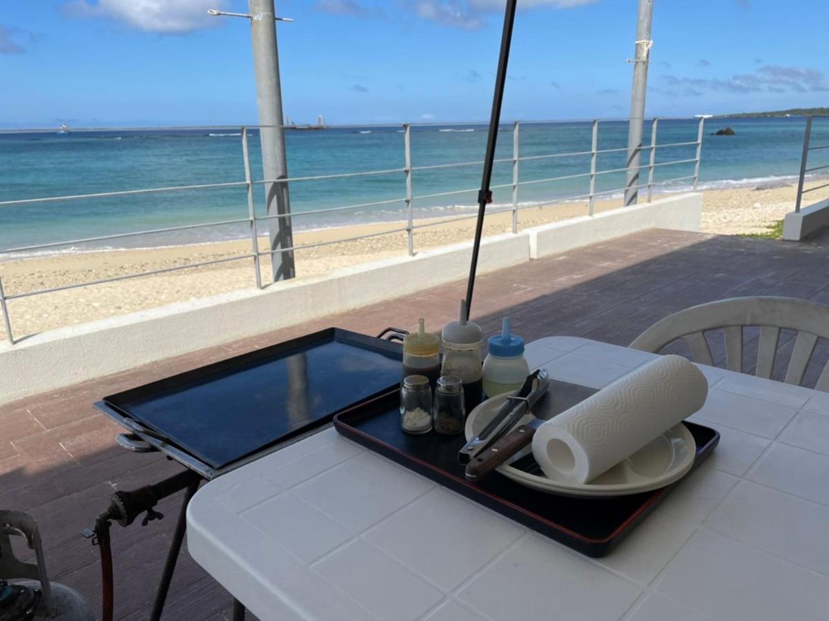 Hotel y Restaurante On The Beach Lue Motobu Exterior foto