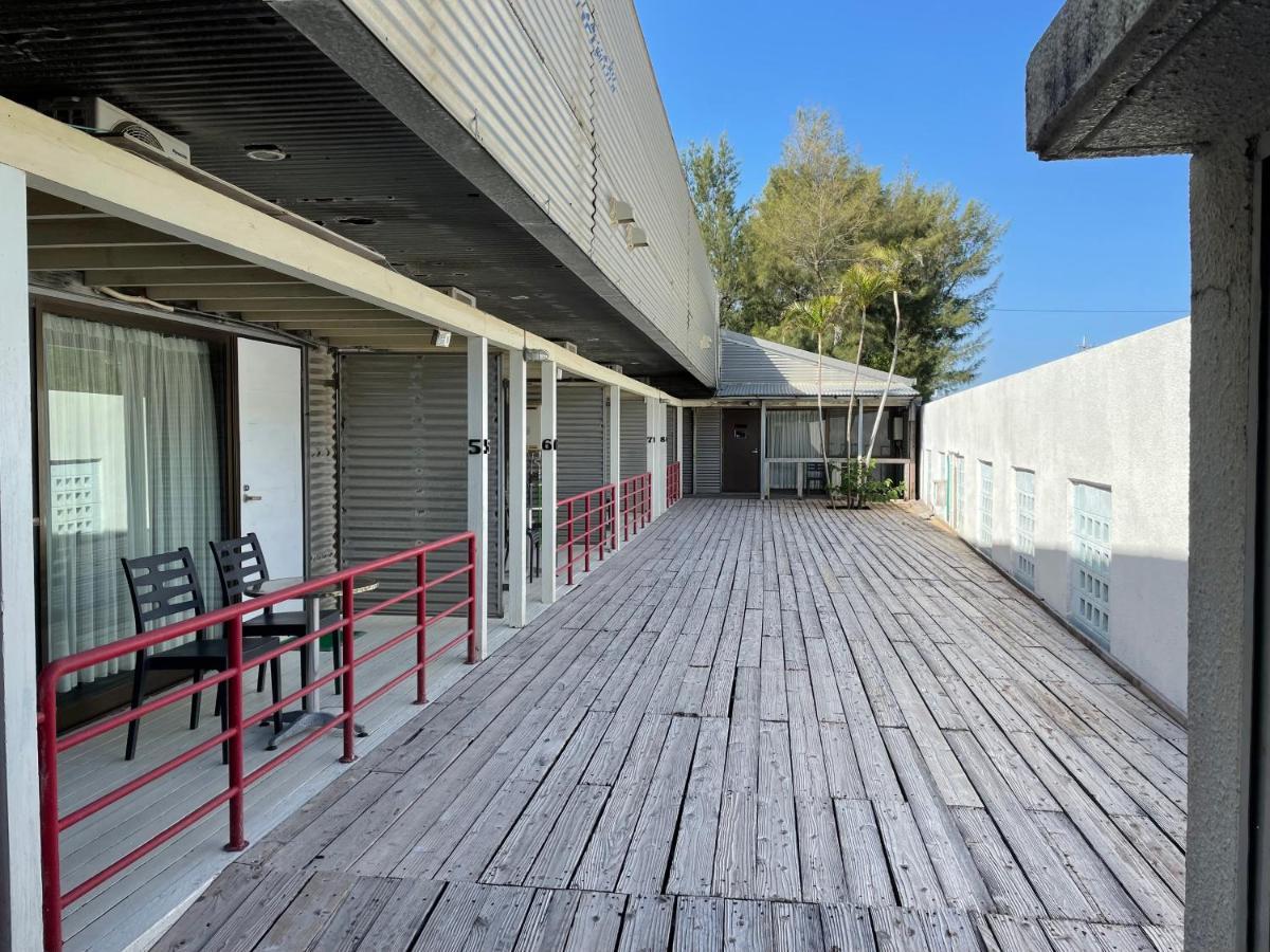 Hotel y Restaurante On The Beach Lue Motobu Exterior foto
