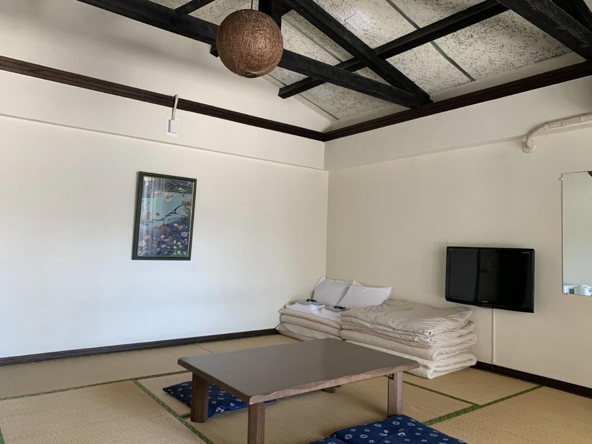 Hotel y Restaurante On The Beach Lue Motobu Exterior foto