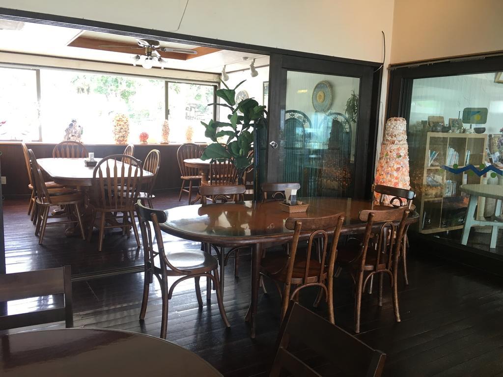 Hotel y Restaurante On The Beach Lue Motobu Exterior foto